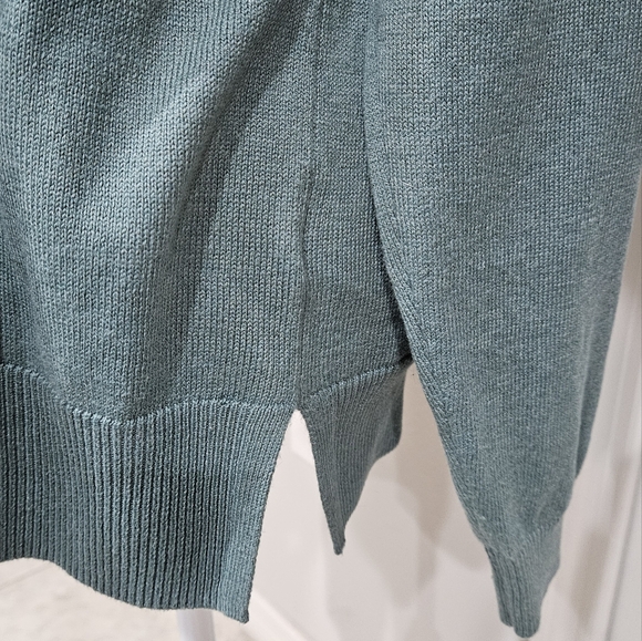 Pullover Green Vneck Sweater LUCKY BRAND Size Medium - Picture 3 of 10